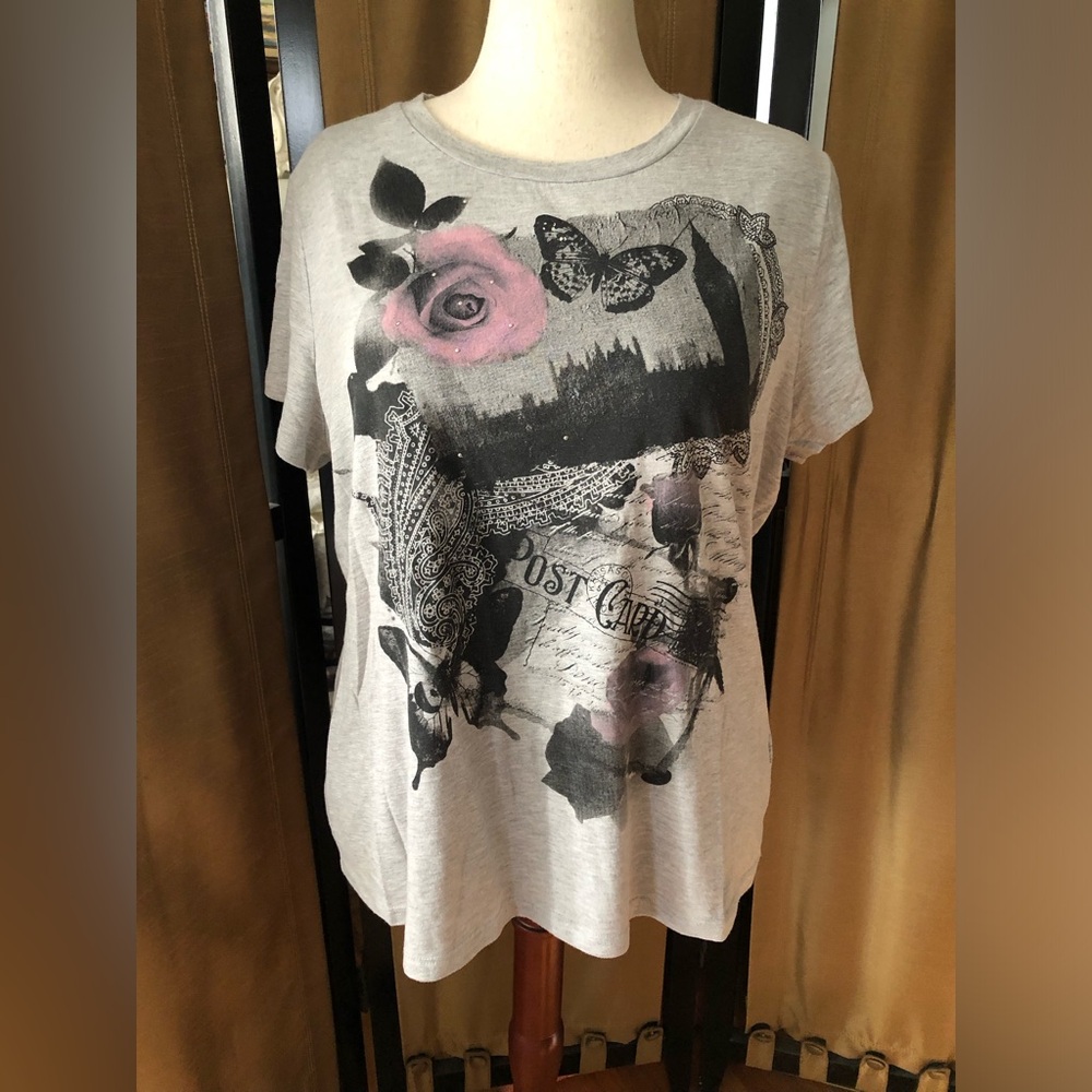 Sonoma Gray Graphic Post Card
Print Women's Top